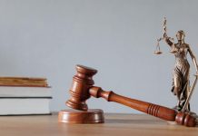 Son dönemde mahkemeler tarafından verilen yeni kararlar, tüketici hukuku alanında önemli değişimlere işaret etmektedir. Özellikle dijital alışverişin yaygınlaşması, garanti kapsamı tartışmaları ve iade süreçleri gibi konular, yargı kararlarının merkezinde yer almaktadır. Bu gelişmeler hukuk sistemi içinde tüketici haklarının daha güçlü korunmasına yönelik yeni bir yaklaşımın oluştuğunu göstermektedir. Konulu bir haber görseli.