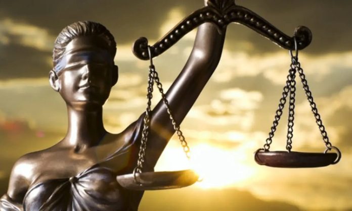 Kira Uyuşmazlıklarında Güncel Sorunlar Son yıllarda artan konut talebi, ekonomik dalgalanmalar ve şehirleşme baskısı, kira uyuşmazlıkları alanında ciddi bir artışa yol açmıştır. Kiracı ve ev sahibi arasındaki ilişkilerde yaşanan anlaşmazlıklar, mahkemelerin en yoğun dosya türlerinden biri haline gelmiştir. Bu durum hukuk sistemi içerisinde kira hukukunun daha fazla önem kazanmasına neden olmuştur. Konulu bir haber görseli.