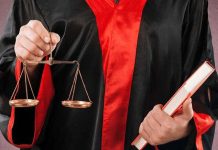 Günümüzde ticari uyuşmazlıkların artmasıyla birlikte tahkim süreçleri, geleneksel mahkeme yargılamalarına alternatif bir çözüm yolu olarak daha fazla tercih edilmektedir. Özellikle uluslararası ticaretin büyümesi, taraflar arasında hızlı ve gizli bir çözüm mekanizması ihtiyacını doğurmuştur. Bu noktada hukuk sistemi içinde tahkim, esnek yapısıyla dikkat çekmektedir. Konulu bir haber görseli.