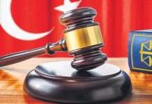 Hukuk dünyasında yaşanan teknolojik gelişmeler, değişen toplumsal beklentiler ve dijital dönüşüm süreci, avukat-müvekkil ilişkisi anlayışını da önemli ölçüde değiştirmektedir. Geleneksel iletişim yöntemlerinin yerini daha hızlı ve erişilebilir çözümlerin almasıyla birlikte, hukuk hizmetlerinde güven, şeffaflık ve etkin iletişim her zamankinden daha fazla önem kazanmaktadır. Günümüzde bir avukatın yalnızca hukuki bilgiye sahip olması yeterli görülmezken, müvekkiliyle kurduğu iletişim, süreç yönetimi ve bilgilendirme yaklaşımı da hizmet kalitesinin temel unsurları arasında değerlendirilmektedir. Konulu bir haber görseli.