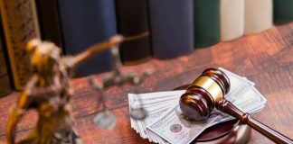Hukuk sistemlerinde bireylerin yalnızca maddi kayıpları değil, aynı zamanda kişilik haklarına yönelik saldırılar nedeniyle yaşadıkları manevi zararlar da koruma altına alınmaktadır. Bu kapsamda açılan manevi tazminat davaları, kişinin yaşadığı üzüntü, elem, itibar kaybı veya psikolojik zarar gibi maddi olmayan kayıpların hukuki açıdan değerlendirilmesini sağlamaktadır. Özellikle kişilik haklarının ihlal edildiği durumlarda başvurulan bu dava türü, bireylerin haklarının korunması ve hukuki dengenin sağlanması bakımından önemli bir yere sahiptir. Konulu bir haber görseli.