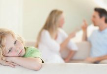 Aile hukukunun en hassas ve en önemli alanlarından biri olan velayet davaları, çocukların üstün yararının korunmasını esas alan kapsamlı hukuki süreçler arasında yer alıyor. Boşanma veya ayrılık durumlarında gündeme gelen bu davalar, ebeveynlerin hakları kadar çocuğun fiziksel, duygusal ve sosyal gelişimini de doğrudan ilgilendiriyor. Bu nedenle velayet davaları, yalnızca taraflar arasındaki bir uyuşmazlık olarak değil, aynı zamanda çocuğun geleceğini şekillendiren kritik bir hukuki süreç olarak değerlendiriliyor. Konulu bir haber görseli.
