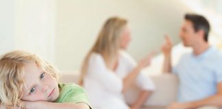 Aile hukukunun en hassas ve en önemli alanlarından biri olan velayet davaları, çocukların üstün yararının korunmasını esas alan kapsamlı hukuki süreçler arasında yer alıyor. Boşanma veya ayrılık durumlarında gündeme gelen bu davalar, ebeveynlerin hakları kadar çocuğun fiziksel, duygusal ve sosyal gelişimini de doğrudan ilgilendiriyor. Bu nedenle velayet davaları, yalnızca taraflar arasındaki bir uyuşmazlık olarak değil, aynı zamanda çocuğun geleceğini şekillendiren kritik bir hukuki süreç olarak değerlendiriliyor. Konulu bir haber görseli.