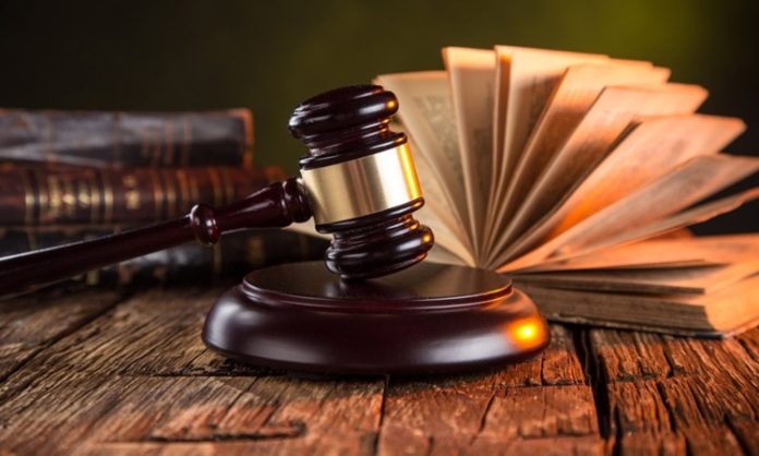 Küresel ekonominin gelişmesiyle birlikte ülkeler arasındaki sermaye hareketliliği her geçen yıl artış göstermektedir. Bu süreçte yabancı yatırımcı hukuku, uluslararası yatırımcıların haklarının korunması, yatırım süreçlerinin güvence altına alınması ve ekonomik istikrarın desteklenmesi açısından büyük önem taşımaktadır. Yabancı sermayenin ülke ekonomilerine katkı sağlaması, yalnızca finansal kaynakların artmasını değil, aynı zamanda teknoloji transferi, istihdamın güçlenmesi ve üretim kapasitesinin yükselmesini de beraberinde getirmektedir. Konulu bir haber görseli.